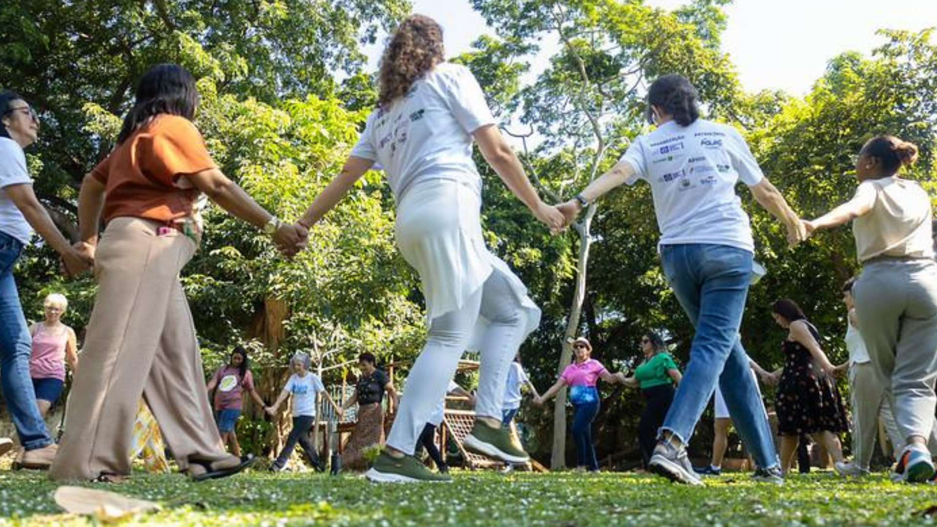 Oficinas da Sema reúnem mais de 100 pessoas no Museu de História Natural na manhã deste sábado (22)