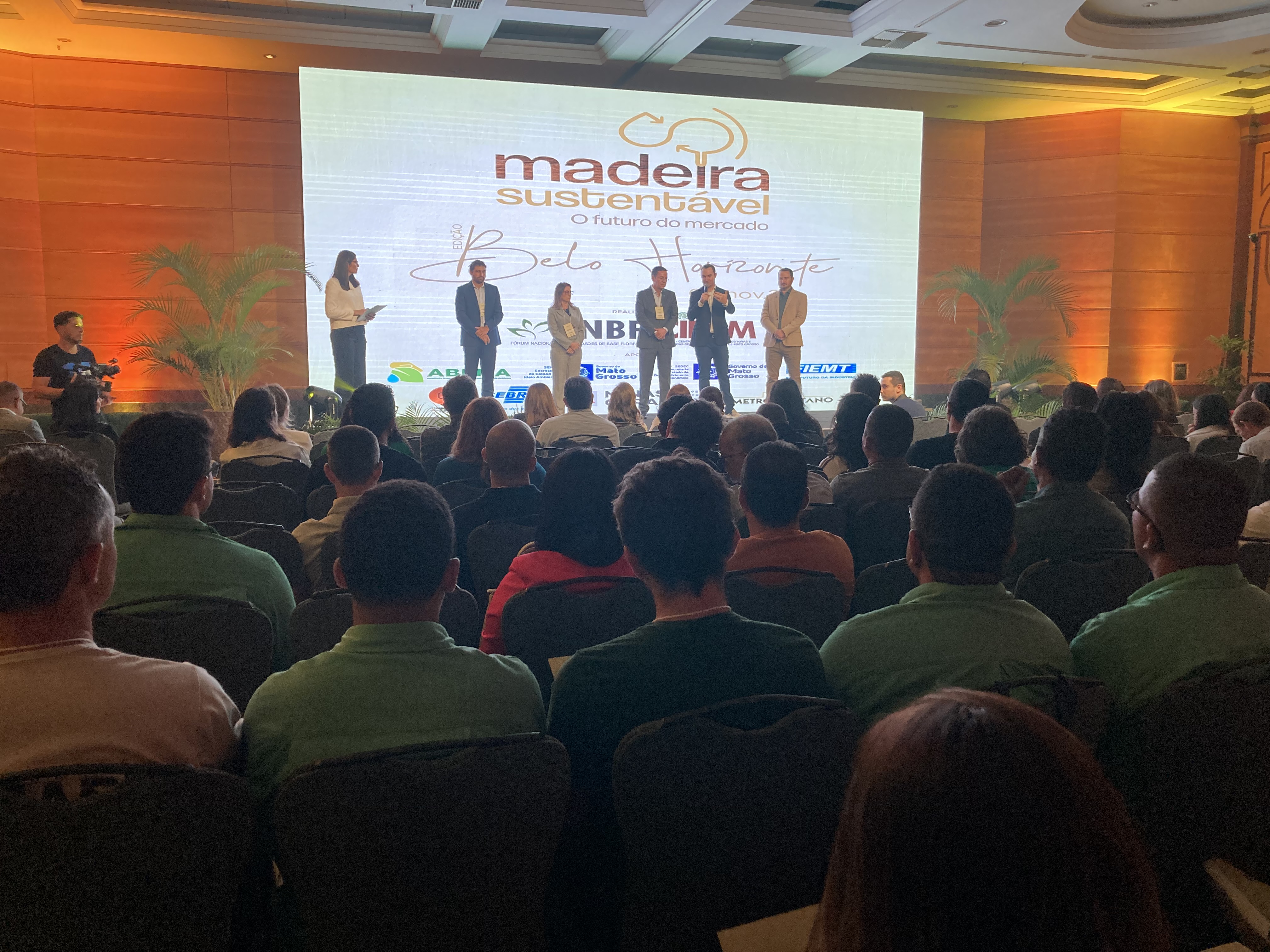 Governo de MT participa de evento sobre manejo florestal sustentável em Minas Gerais