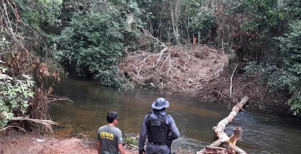 Sema desmonta acampamento ilegal e aplica multa de R$ 50 mil por crime ambiental