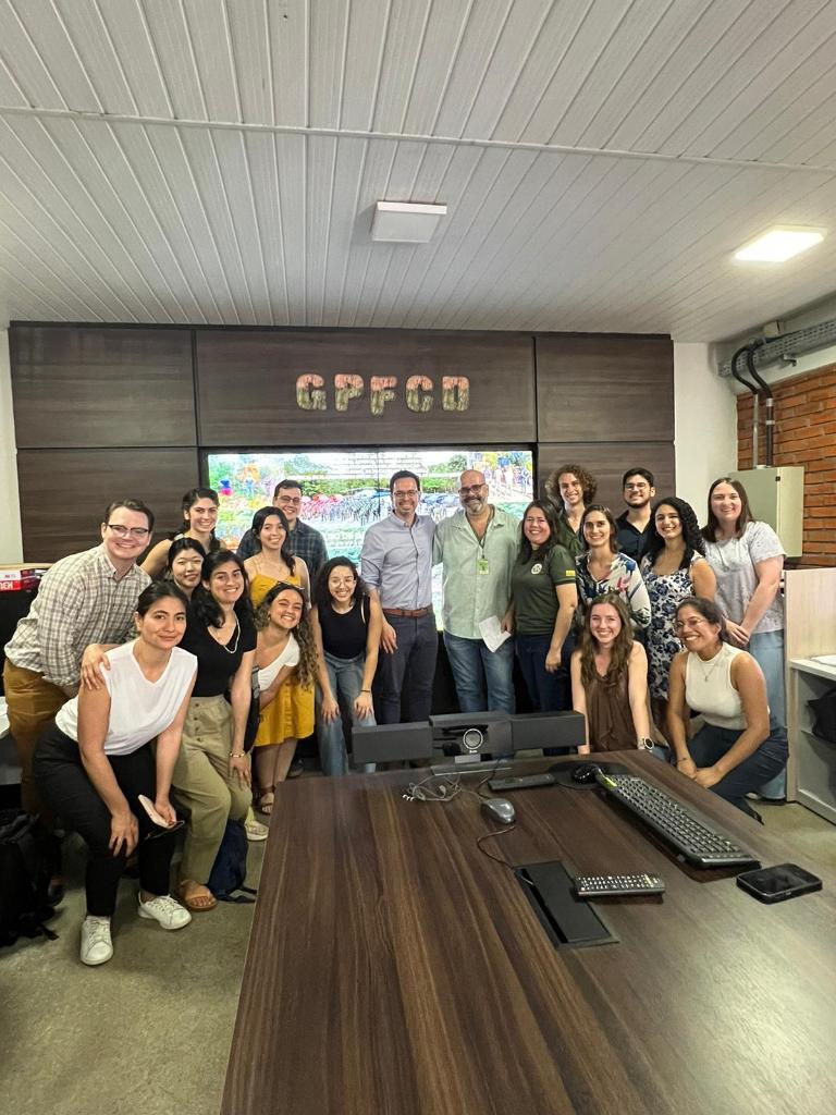 Estudantes de mestrado e doutorado da Escola de Meio Ambiente da Universidade de Yale, nos Estados Unidos, visitaram a Secretaria de Meio Ambiente de Mato Grosso (SEMA-MT). Crédito - SEMA-MT