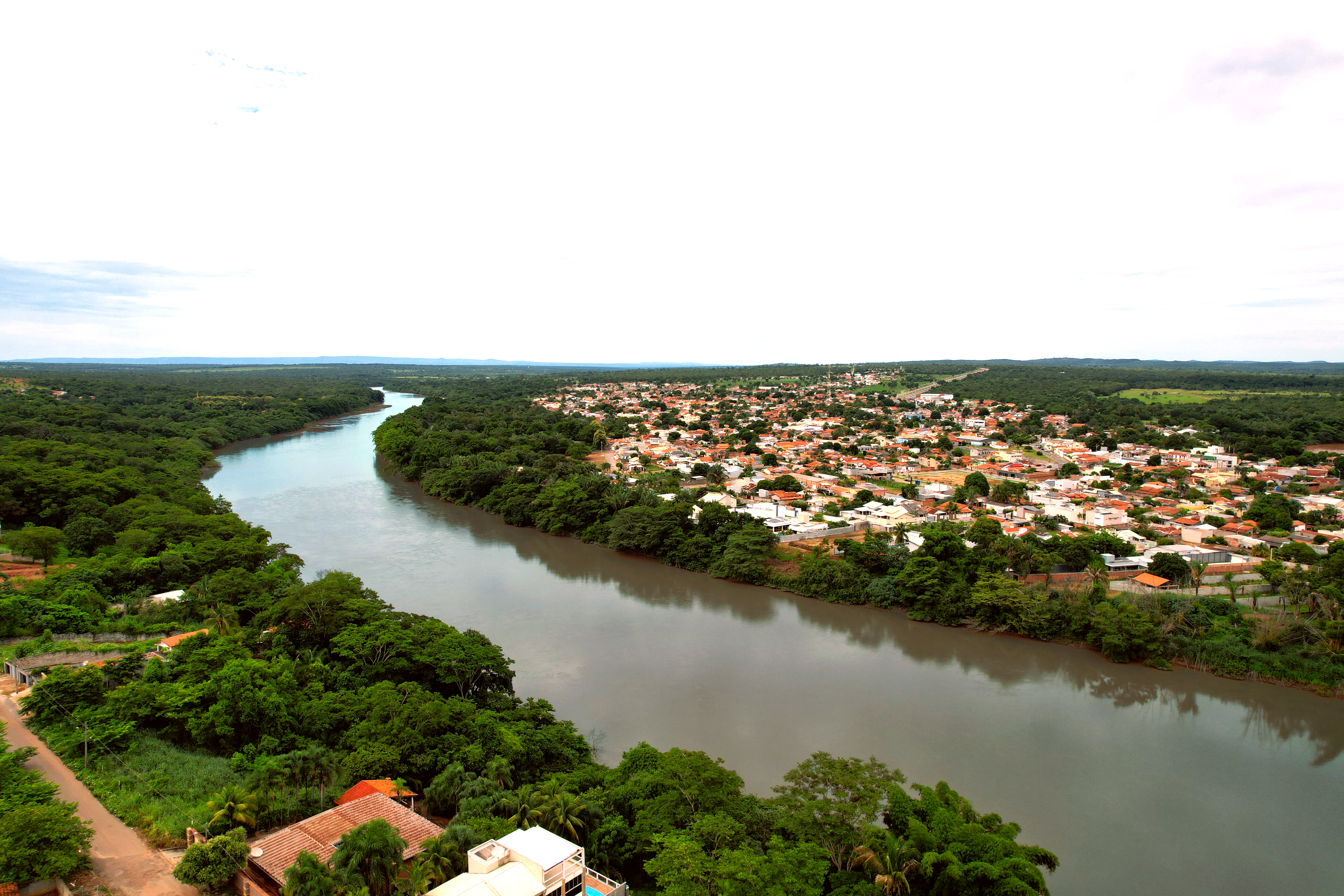 Sema inicia primeiro lote do Programa Todos pelo Araguaia com entrega de selos e plantio de mudas