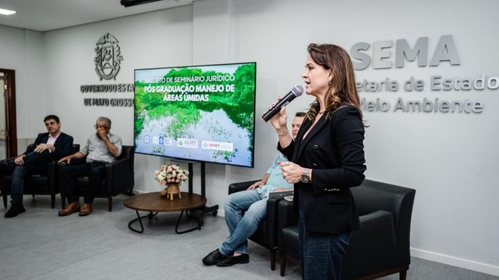 Sema finaliza curso de pós-graduação com debate jurídico sobre gestão de áreas úmidas em MT