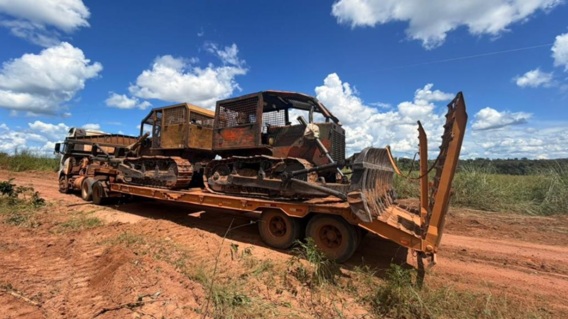 Sema apreende 3 tratores durante fiscalização ambiental em Santa Helena e Marcelândia
