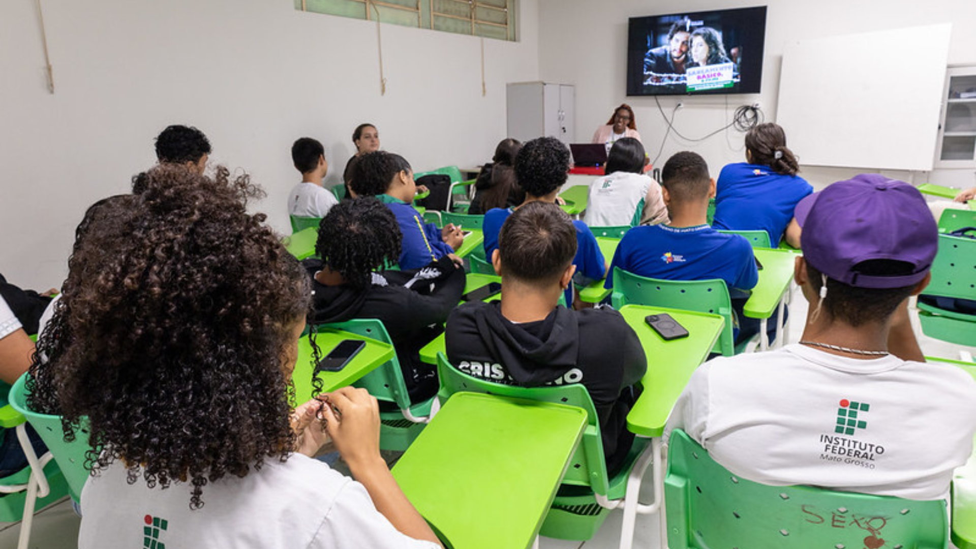 Sema apresenta sessão “Cine Ambiente” para alunos do IFMT Bela Vista, em Cuiabá