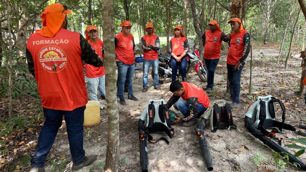 Sema prepara profissionais do Parque Estadual Serra Azul para prevenção e combate a incêndios florestais